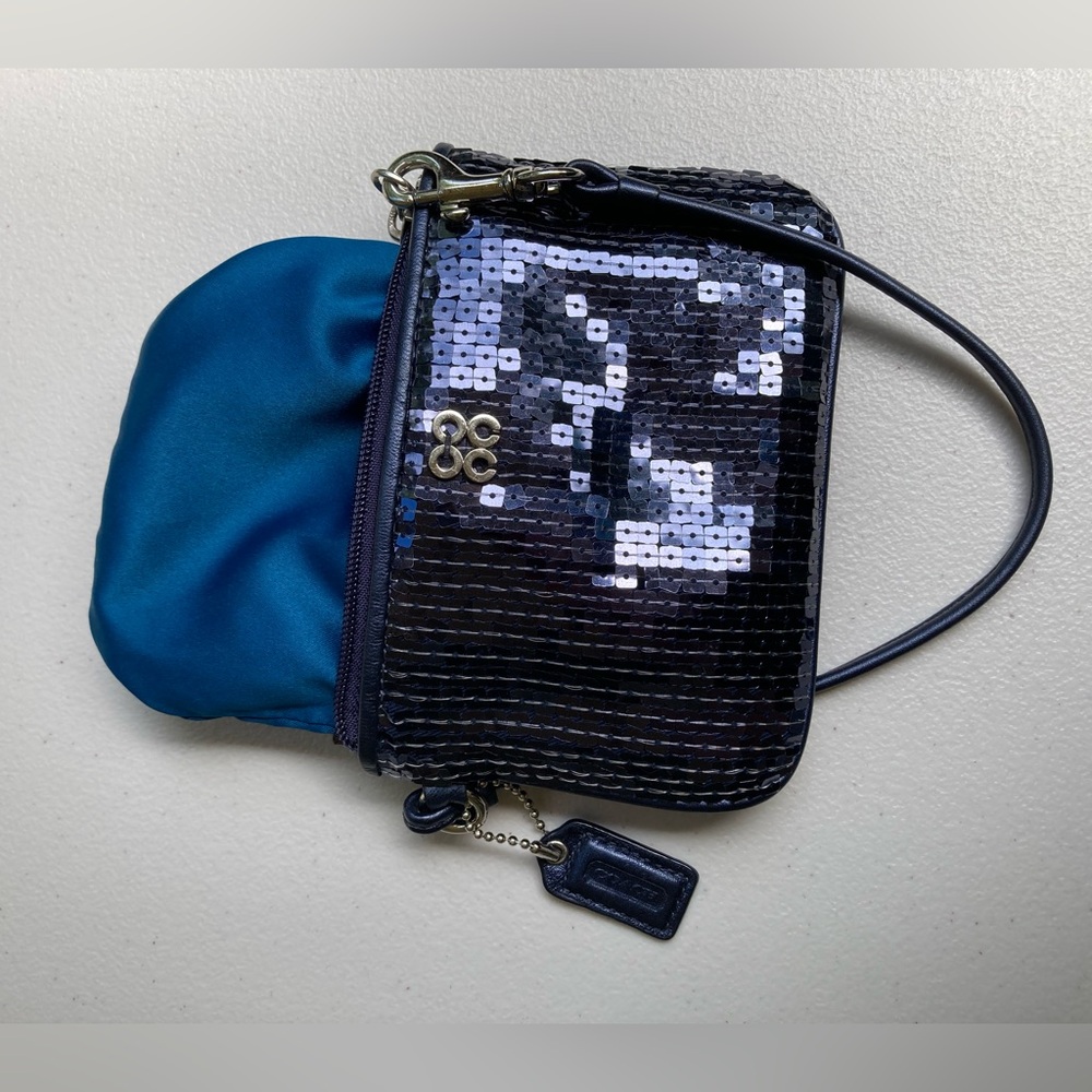 Coach Navy Blue Sparkle Sequins Zipper Pouch Wristlet Cosmetic Bag Purse Wallet - Picture 10 of 17
